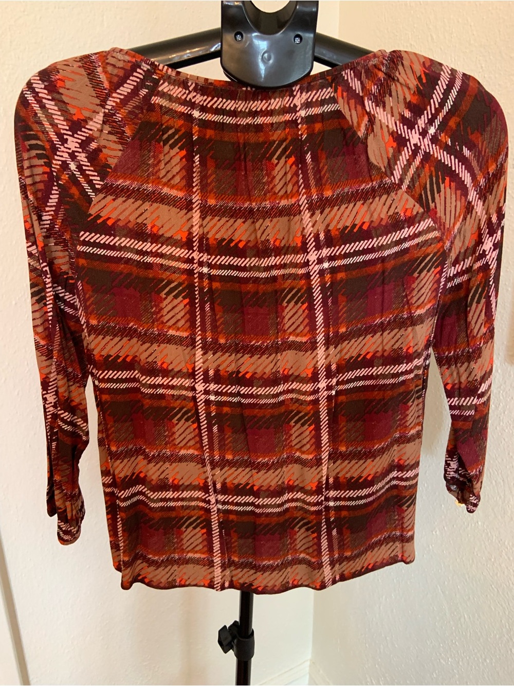 Talbots Plaid Long Sleeve Women's Blouse in Burgundy & Rust with gold buttons - Picture 8 of 9